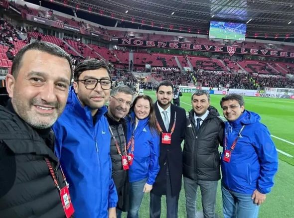 Nazir “Bayer” - “Qarabağ” matçını izləyir - FOTO